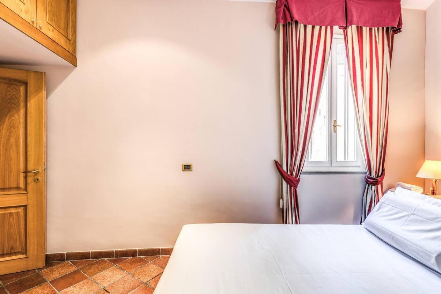 Apartmán Cozy Flat In Trevi Fountain Řím Exteriér fotografie